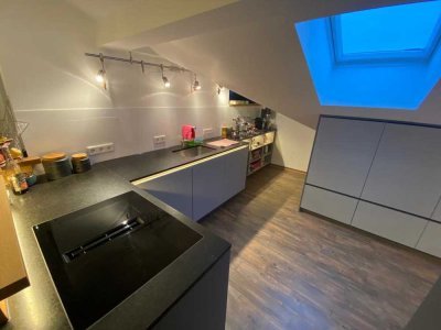 Stilvolle, gepflegte 3-Raum-DG-Wohnung mit gehobener Innenausstattung in Holzkirchen
