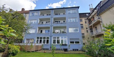 Helle, renovierte 2-Zimmer-Wohnung mit Parkett in Duisburg-Neudorf
