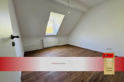 Kernsaniert: 2-Zimmer-Dachgeschosswohnung in gepflegtem Mehrfamilienhaus auf der Parkinsel