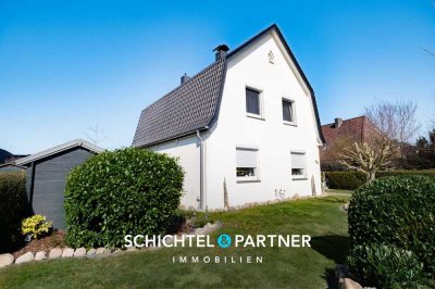 NEUER PREIS | Modernes Zweifamilienhaus mit viel Platz, Garten & Doppelcarport