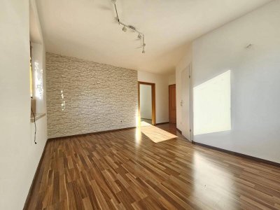 WOHNUNG 84m² IM ORTSKERN VON LOSENSTEIN MIT GARTEN !