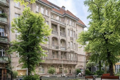 Toplage - Großzügige 5 Zimmer Berliner Altbauwohnung mit eindrucksvollen Stuckelementen