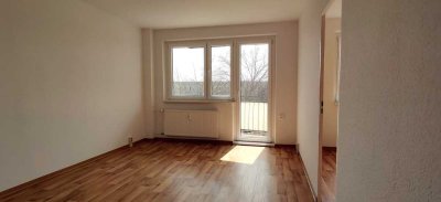 3-Raum Wohnung in der Lucas-Cranach-Straße mit Selbstsanierung