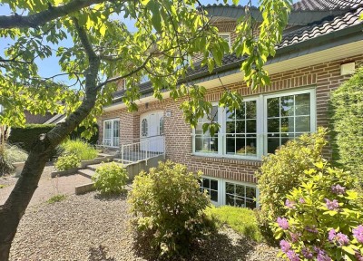 ***Haus im Haus mit XXL-Garage und sonnigem Südgarten in Mennrath-direkt an Feld und Wald***