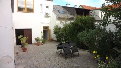 Arbeiten und wohnen in einen Haus mit Halle in ruhiger Wohnlage in Rust am See !