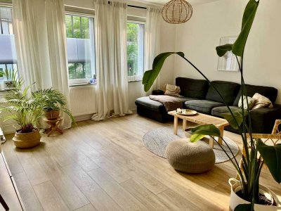 Helle 2,5 Zimmer, aufwändig saniert mit großer Wohnküche