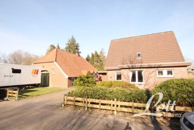 Zwei Häuser auf einem großen Grdst. von ca. 3.288 m² in ländlicher Randlage von Vreschen-Bokel!