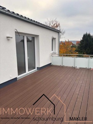 Traumhafte Neubau-DG-Wohnung mit Dachterrasse und Stellplatz zu vermieten.
