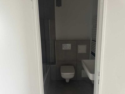 Sanierte 2-Zimmer Wohnung mit EBK & Balkon