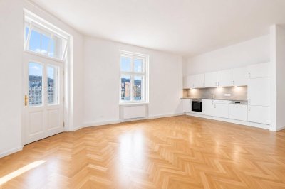 ELISABETH-VORSTADT | Altbauflair mit 3,30 m Raumhöhe Stilvolle 3‑Zimmerwohnung mit Balkon