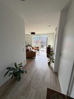Moderne 2,5-Zimmer-Wohnung mit Balkon und Stellplatz