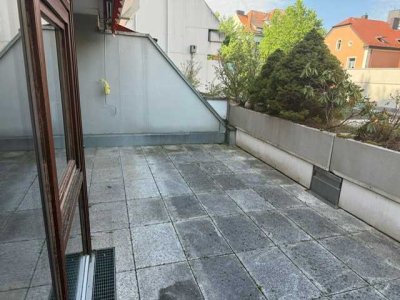 2-Zimmer-Wohnung mit großem West-Balkon und EBK - ab sofort frei