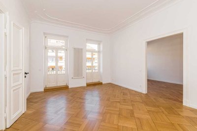 Viel Platz & wunderschöne Altbaudetails: Frisch renovierte 4-Zimmer-Wohnung
