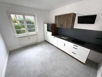 Frisch Renovierte 2 Zimmer Wohnung in Dresden mit BALKON + EINBAUKÜCHE