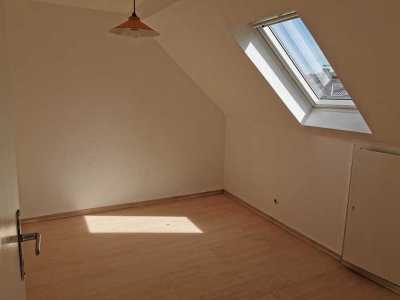 Tü-Südstadt: Gemütliche 2-Zi-DG-Wohnung