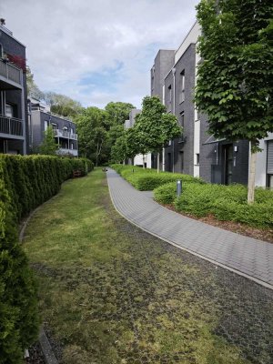 Neuwertige Penthouse-Wohnung mit vier Zimmern sowie Terrasse und EBK in Braunschweig