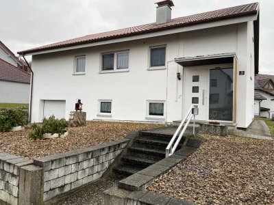 Preiswertes, modernisiertes 4-Raum-Einfamilienhaus in Ehingen (Donau) mit PV