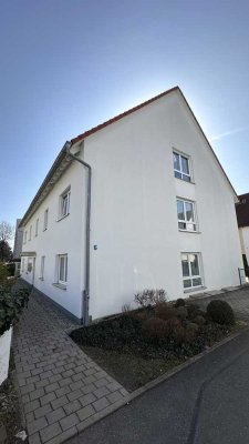 Helle 3-Zimmer-Wohnung mit Einbauküche