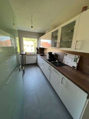 Hochwertig sanierte 4-Zimmer-Wohnung mit Loggia