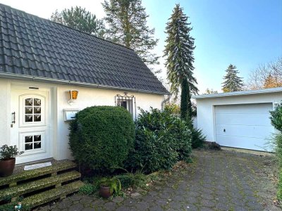 Doppelhaushälfe mit großem Grunstück zu verkaufen
