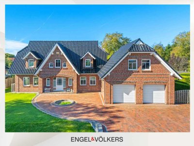 Modernes Einfamilienhaus mit Erdwärme, Schwimmteich und ruhiger Gartenidylle