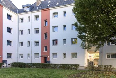 Hochparterre-Wohnung mit Tageslichtbad