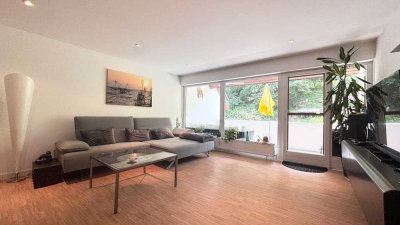 Hochwertig renovierte 3,5-Zimmer-Wohnung mit Blick ins Grüne