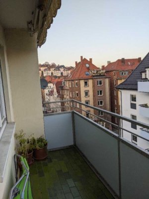 Sehr gut geschnittene 3-Zi-Wohnung mit 2 Balkon und Einbauküche in Stuttgart-WEST