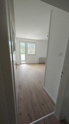 Erstbezug nach sanierung 3 zimmer Wohnung (WG tauglich) Balkon
