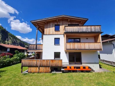 Erstbezug nach Generalsanierung: Sonniges Wohnhaus mit Garten &amp; traumhaftem Zugspitzblick