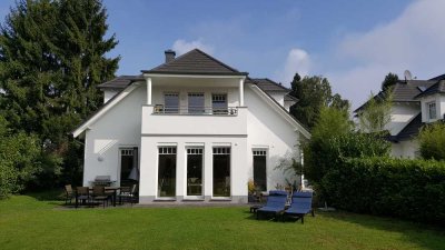 Villa mit Garten - Bad Homburg Dornholzhausen direkt am Golfplatz