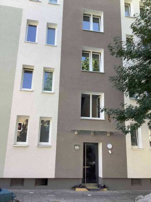 Schönes Singleapartment, renoviert und mit Balkon