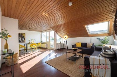 DIE PERFEKTE ERSTE
Dachwohnung mit Charme und Aussicht
Radolfzell am Bodensee