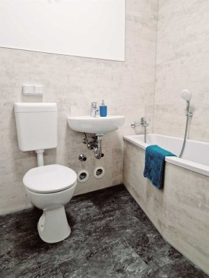 4 - Raumwohnung mit Balkon, Aufzug, neu saniert, bezugsferig ab Dezember 2025, Am Sportpark 22!