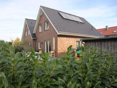DHH in ruhiger Sackgassenlage mit Solaranlage und kontrollierter Lüftung, KfW70-Haus
