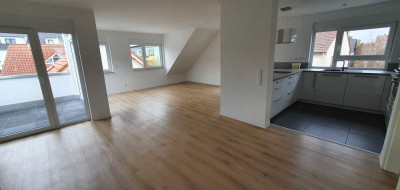 Idstein Wörsdorf, moderne 4 Zimmer-Wohnung mit Einbauküche,  Loggia und 2 Pkw-Stellplätzen