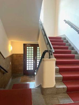 KÖLN-JUNKERSDORF - EXKLUSIVE WOHNUNG  MIT HISTORISCHEN CHARME + Aufzug - 2 PKW - Plätze