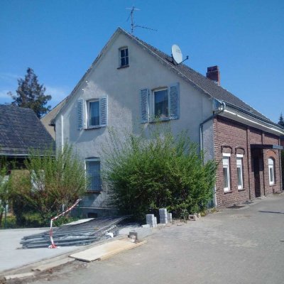 Wohngemeinschaft (5 Parteien) im 2 Familienhaus 1 Zimmer zu vermieten