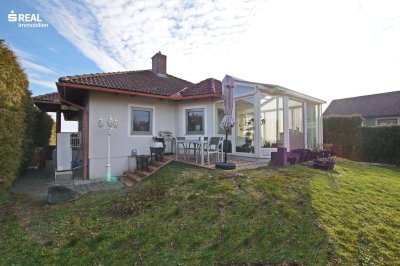 2522 Oberwaltersdorf - Modernisierter Bungalow mit Vollkeller, Garage, Wintergarten und Swimmingpool in ruhiger Lage!