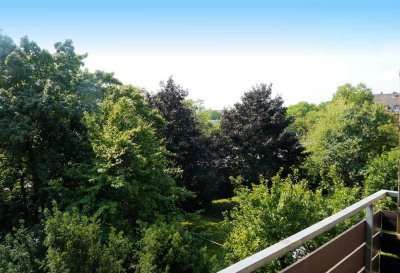 Provisionsfrei: Sonnige 2- Zimmer Wohnung &  Stellplatz mit schönem Ausblick ins Grüne