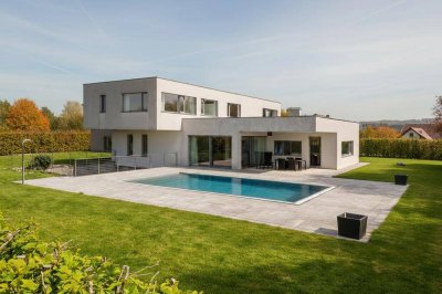 ARCHITEKTENTRAUM MIT WEITLÄUFIGEM GRUNDSTÜCK!Moderne Villa nahe Ried