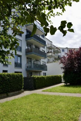 Stilvolle 4-Zimmer-Wohnung mit exklusiver Ausstattung, Balkon & Loggia in Toplage der KTV Rostock