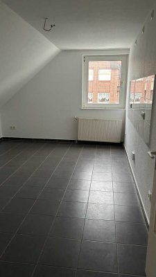 helle & geräumige Dachgeschosswohnung