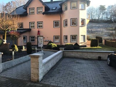 Geräumige 3-Zimmer Dachgeschosswohnung mit Balkon in Kalenborn