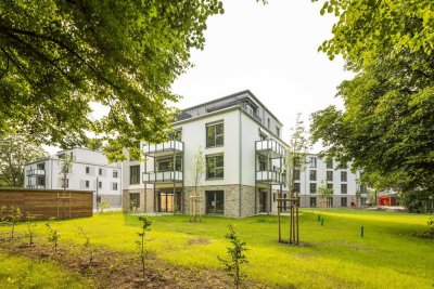 Wohnen über den Dächern - Stilvolle, helle 2-Zi.-Seniorenwohnung mit  Aufzug und Dachterrasse