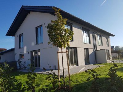 Große und edle Neubau-Doppelhaushälfte in Rohrdorf/Thansau