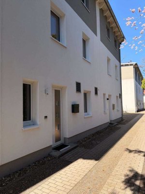 Townhouse mit Dachterrasse, Garten & Top-Ausstattung – ruhig gelegen