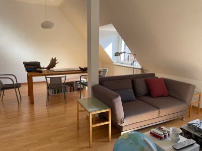 Sehr schöne 3-Zimmer-Altbauwohnung mit Balkon, nähe Moltkeplatz!