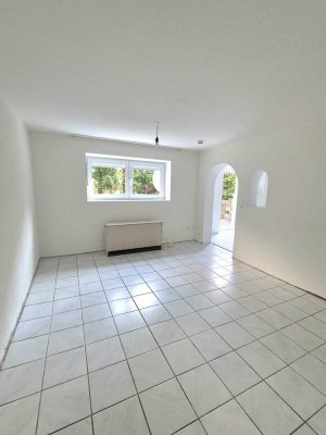 Stilvolle 1-Zimmer-Souterrain-Wohnung mit Balkon in Esslingen am Neckar