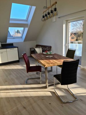 Geschmackvolle 4-Zimmer-Dachgeschosswohnung mit gehobener Innenausstattung mit EBK in Esens